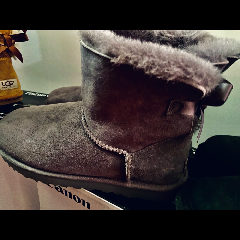 Size 8 Black Ugg’s Bow boots
